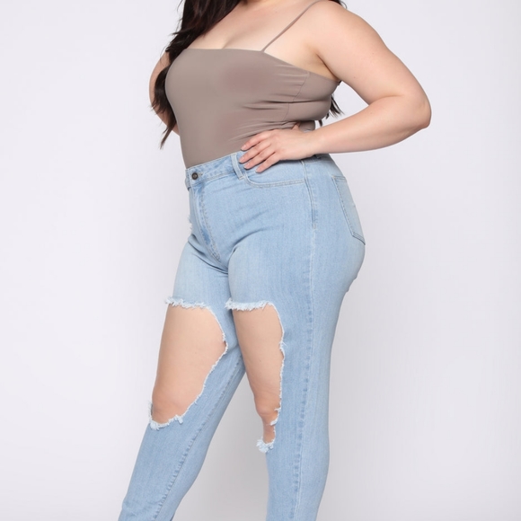 Figure Flattering Fashion Denim! - Picture 3 of 6